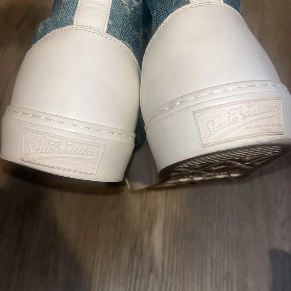 Like new LOUIS VUITTON LV Monogram Sneakers